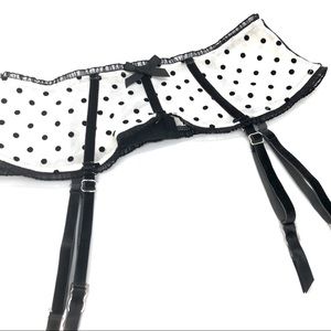 NWOT VS Sexy Little Things Garter Belt